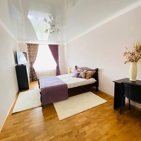 Apartamento Центр. Поруч Парк Та Став Ternópil Exterior foto